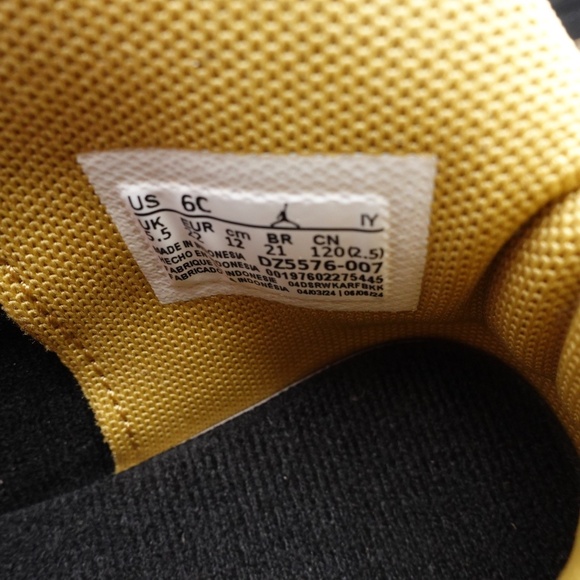 NEW Size 6 Toddler Kid's Jordan MVP Stretch Lace Sneakers DZ5576-007 Black/Gold - Picture 2 of 10